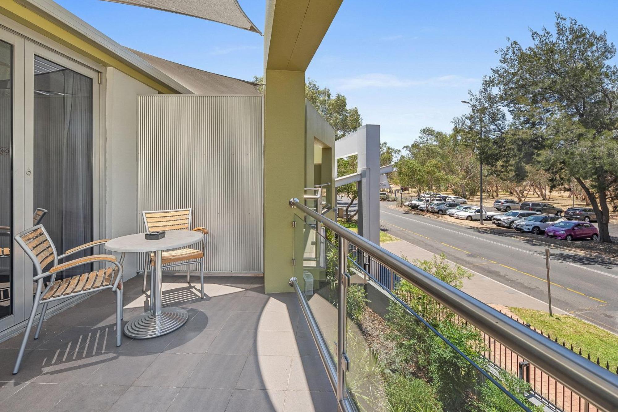 Stay At Alice Springs Hotel Exterior foto